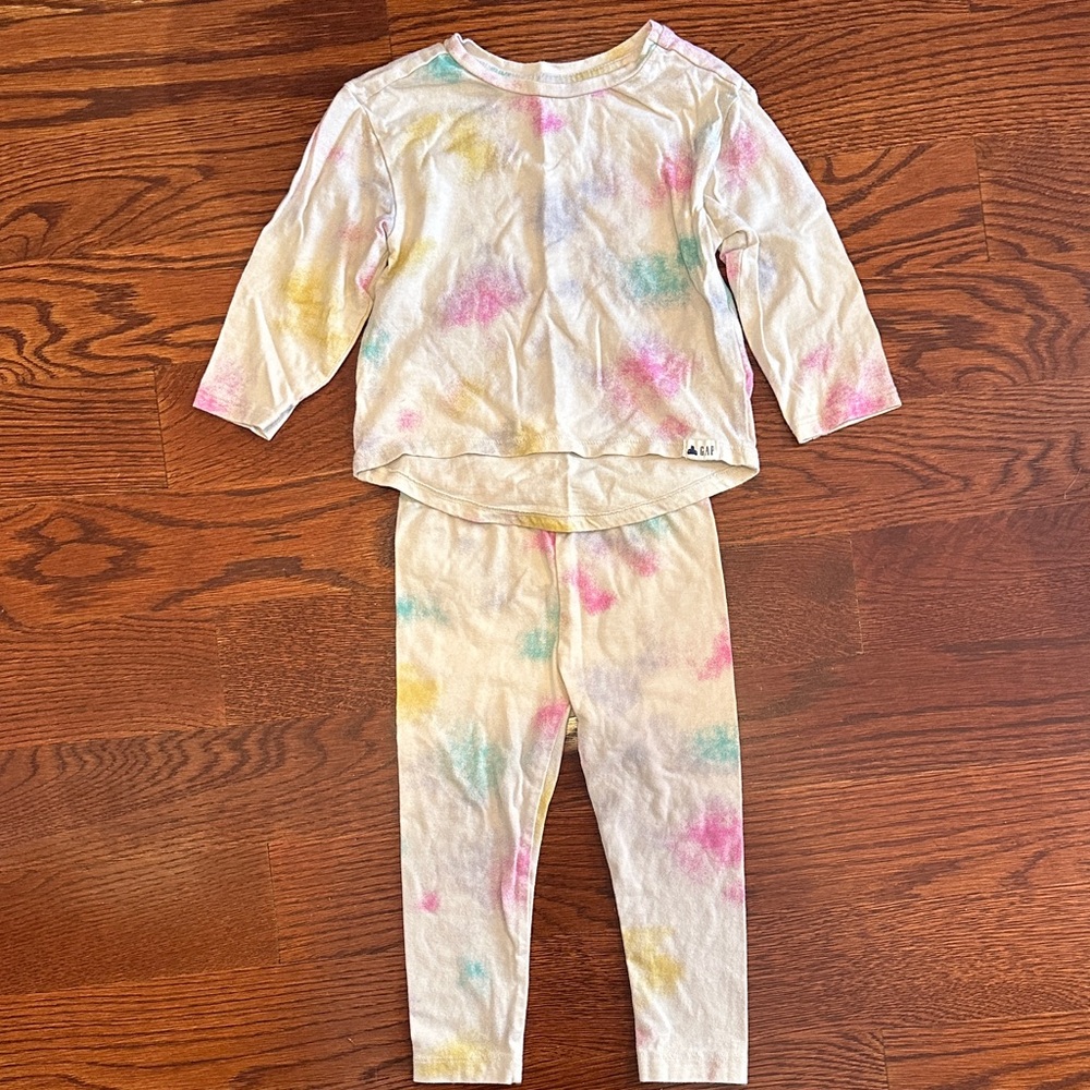 Girl matching lounge set size 18-24 months